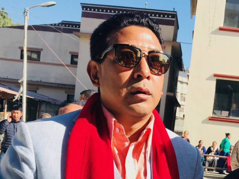 निर्वाचन आयोगले दीपक मनाङेलाई सोध्यो स्पष्टीकरण 